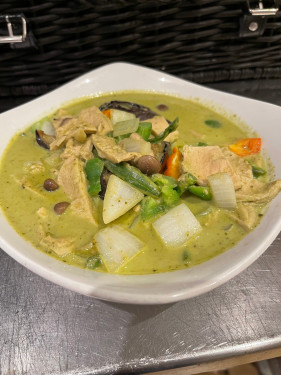 Thai Green Curry With Vegan Chicken
