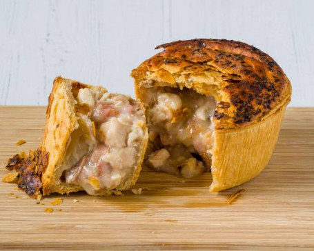 Chicken, Bacon And Mushroom Pie