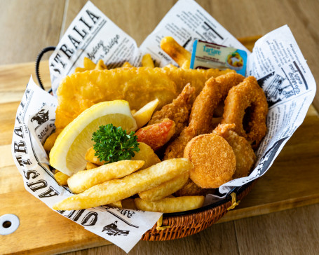 Seafood Basket With Chips