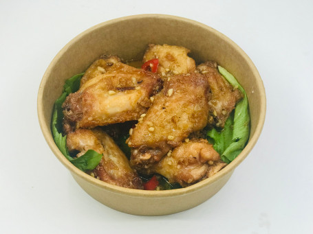 Fried Chicken Wings In Sweet And Spicy Fish Sauce