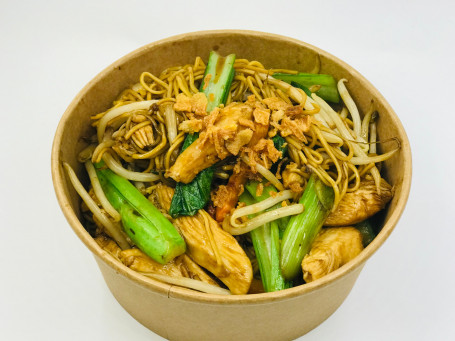 Soft Fried Noodles With Chicken