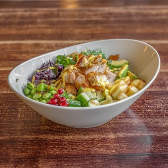 Knusprige Chicken Poke Bowl