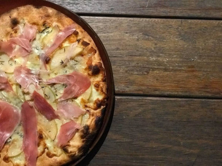 Pear, Prosciutto And Blue Cheese