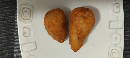 2 Chicken Pastry ‘Coxinha’