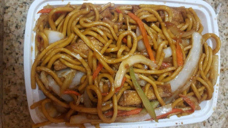 L1. Chicken Lo Mien Jī Ròu Lāo Miàn