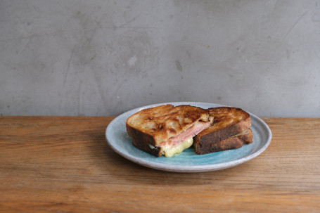 Ham Cheese Toastie Huǒ Tuǐ Zhī Shì Sān Wén Zhì