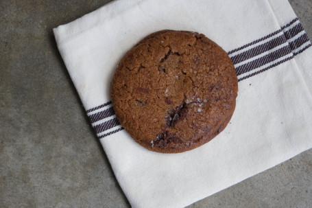 Salted Chocolate Chip Cookie Yán Zì Zhū Gǔ Lì Qū Qí