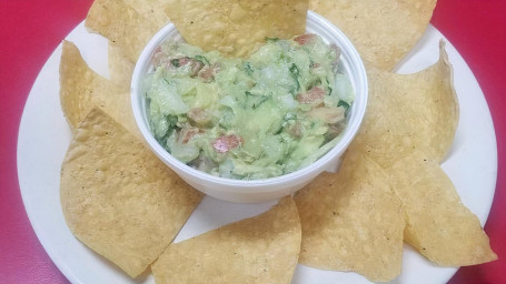 Small Guacamole Whit Chips(Guacamole Chico Con Chips)