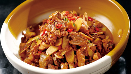 Hóng Shāo Tǔ Jī Braised Boned Chicken With Red Pepper