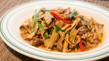 Jiàng Zhī Cuì Sǔn Stir Fried Pork Bamboo Shoots With Special Soy Sauce