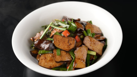 Jiǔ Cài Chǎo Xiāng Gàn Stir Fried Smoked Tofu With Leek