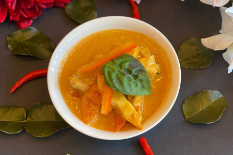 Red Curry With Chicken (H)