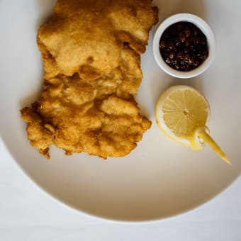 Wiener Schnitzel Aus Dem Kalbsrücken Geschnitten