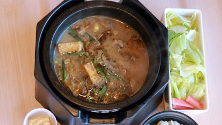 A3. Sour Spicy Flavoured Rice Noodle Soup With Xiangxi Pulled Beef Xiāng Xī Shǒu Sī Niú Ròu Suān Tāng Mǐ Xiàn