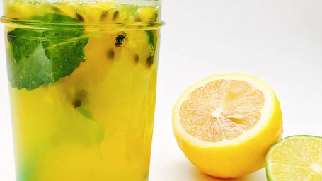 G3. Passion Fruit Green Tea Bǎi Xiāng Guǒ Lǜ Chá