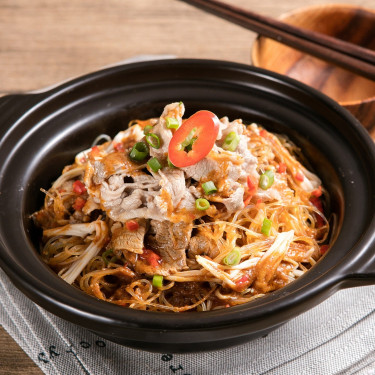 Shā Diē Féi Niú Fěn Sī Bāo Beef And Enoki Mushroom With Satay Sauce In Pot