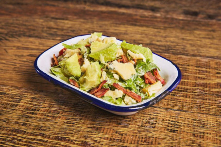 Avocado-, Walnuss- Und Geräucherter Speck-Blauschimmelkäse-Salat
