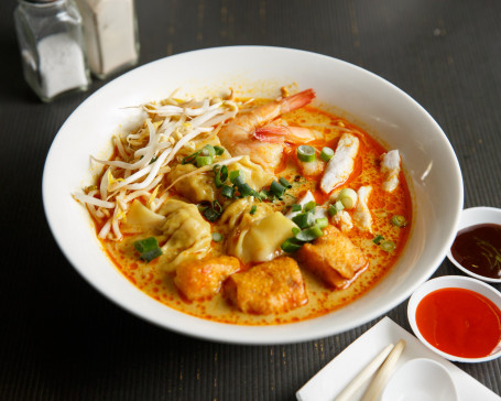 Prawn, Chicken, And Wonton Laksa