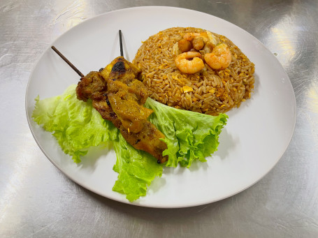 Yìn Ní Chǎo Fàn Pīn Chuàn Shāo Jī Indonesian Fried Noodles With Chicken Satay