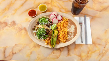 2 Tacos De Asada Con Arroz Y Frijoles