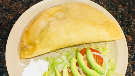 Quesadilla De Asada O Pollo Con Una Soda