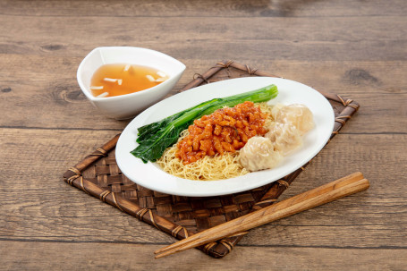 Zhà Jiàng Yún Tūn Lāo Miàn Dry Noodles With Wonton And Fried Bean Sauce