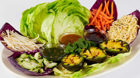 (Vollständige Portion) Thai-Salat-Wraps Mit Gegrillter Avocado