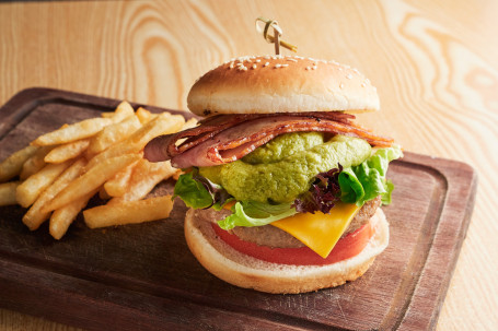 Měi Shì Ān Gé Sī Niú Ròu Là Niú Yóu Guǒ Yān Ròu Zhī Shì Hàn Bǎo Angus Beef , Avocado , Bacon Chedder Cheese Burger