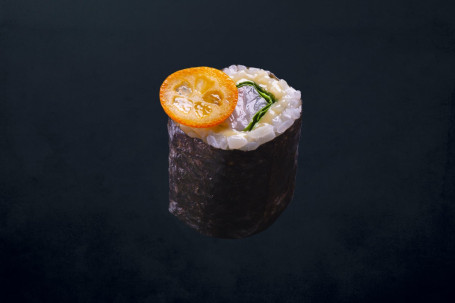 Kumquat Yellowtail Maki (6 Pieces)