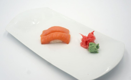905 Sake Wa Kunsei Smoked Salmon