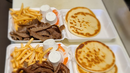 Gyro Plate With 2 Pitas