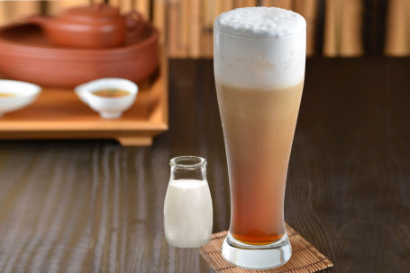 Dòng Guān Yīn Ná Tiě Iced Tieguanyin Tea Latte