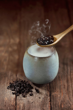 Rè Zhēn Zhū Nǎi Chá Hot Black Milk Tea With Pearls