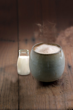 Rè Dòu Jiāng Hóng Chá Hot Black Tea With Soy Milk