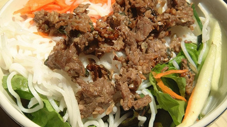 B5 Sauteed Lemongrass Beef W/ Rice Vermicelli