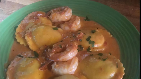 Lobster Ravioli With Shrimps And Garlic Bread