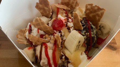 Banana Split Nachos