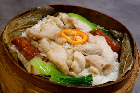 Běi Gū Huá Jī Bāo Zǐ Zhēng Fàn Chicken And Mushroom On Clay Pot Steamed Rice