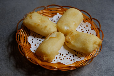 Sū Zhà Cuì Pí Xiān Nǎi Deep Fried Crispy Milk Custard Fritters