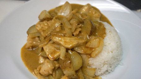 27. Yellow Curry (Gang Karee Kai)