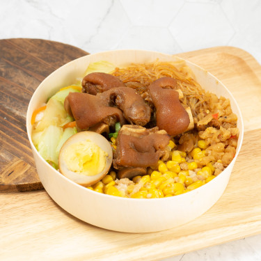 Màn Lǔ Zhū Shǒu Biàn Dāng ＋ Pào Cài Braised Pork Trotter Bento＋ Kimchi