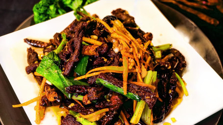 Sautéed Shredded Beef Gàn Biān Niú Ròu Sī