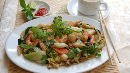 H6. White Noodle Seafood Hu Tiu Hai San