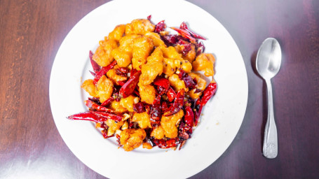 E1. Chicken With Dry Red Pepper/ Chóng Qìng Là Zi Jī