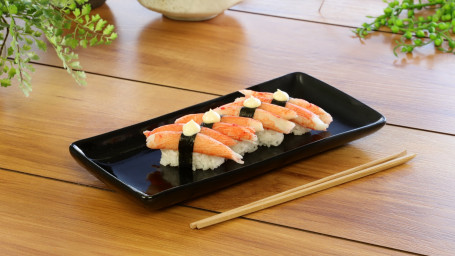 Kanikama Nigiri (4 Pieces)