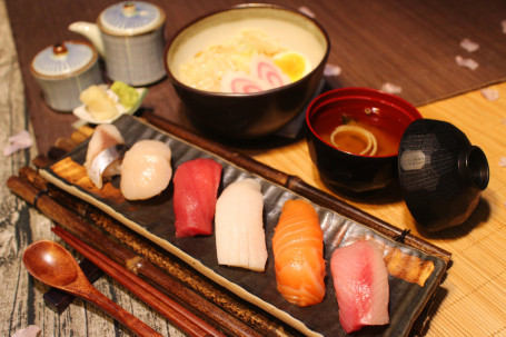 Shǒu Wò Shòu Sī Shèng Pīn Zì Xuǎn Tāng Miàn Sushi Platter Plus Noodle Soup Of Your Choice