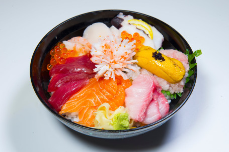 Tè Shèng Hǎi Xiān Cì Shēn Jǐng Deluxe Assorted Sashimi Don