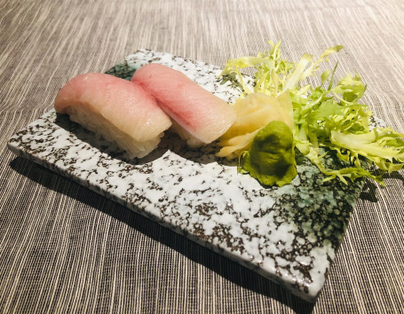 Yóu Gān Yú Shòu Sī Yī Jiàn Hamachi Sushi (1Pc)