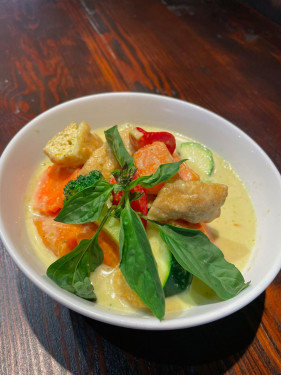 Green Curry Vegies Puff Tofu