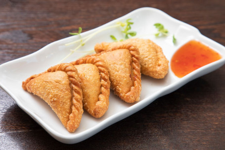 Chicken Curry Puffs (4)